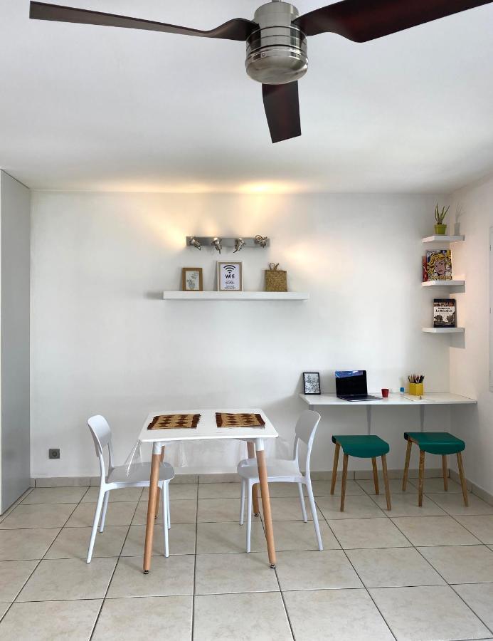 Appartement Lumineux Et Calme Saint-Denis Centre Exteriér fotografie